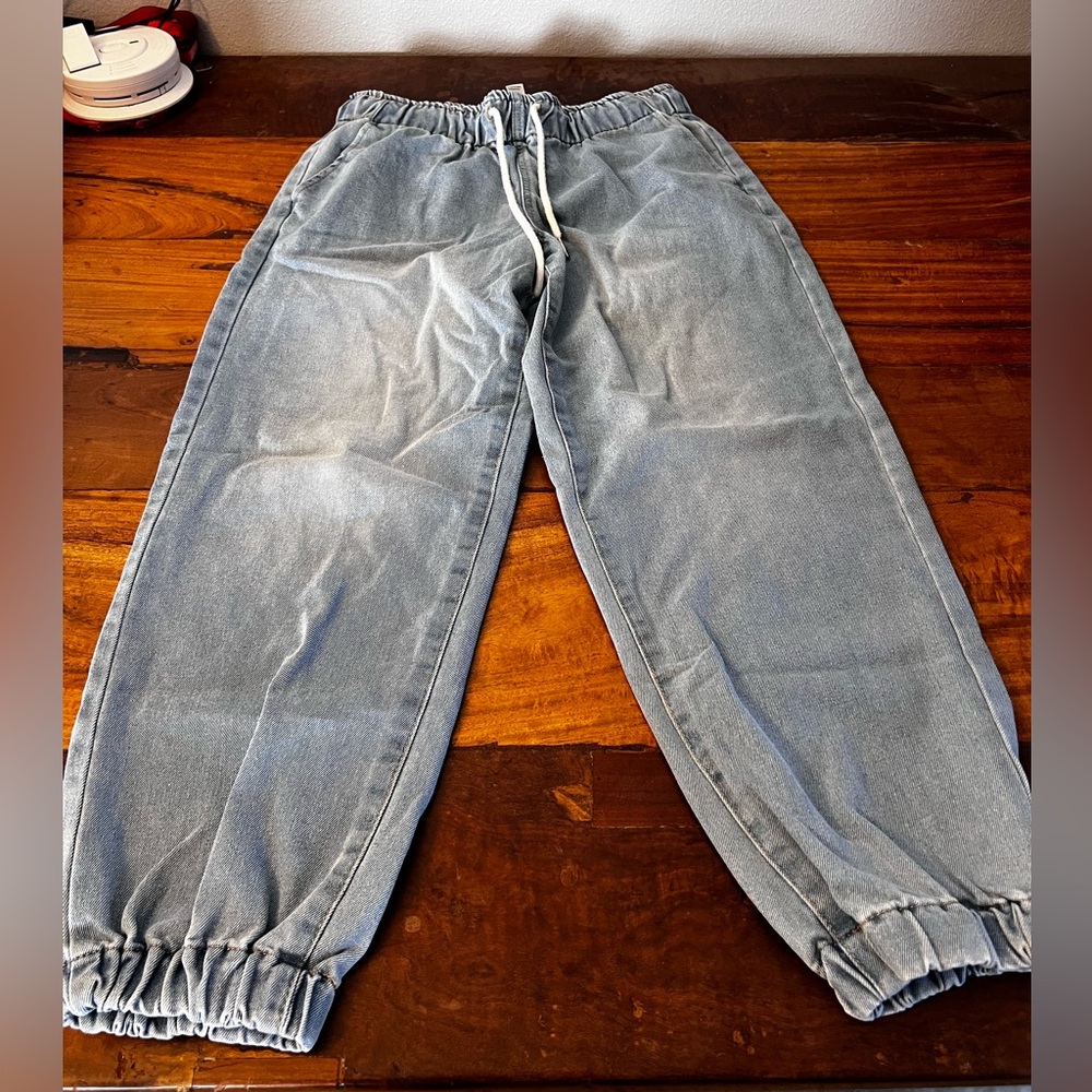 Forever 21 Gray Ankle & Cropped Jeans